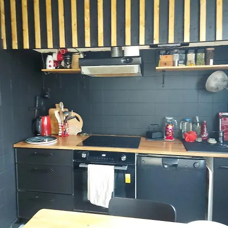 Dans Un Ecrin De Verdure