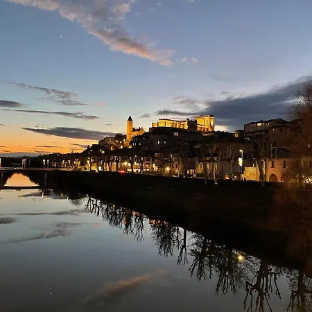 Dans Un Ecrin De Verdure