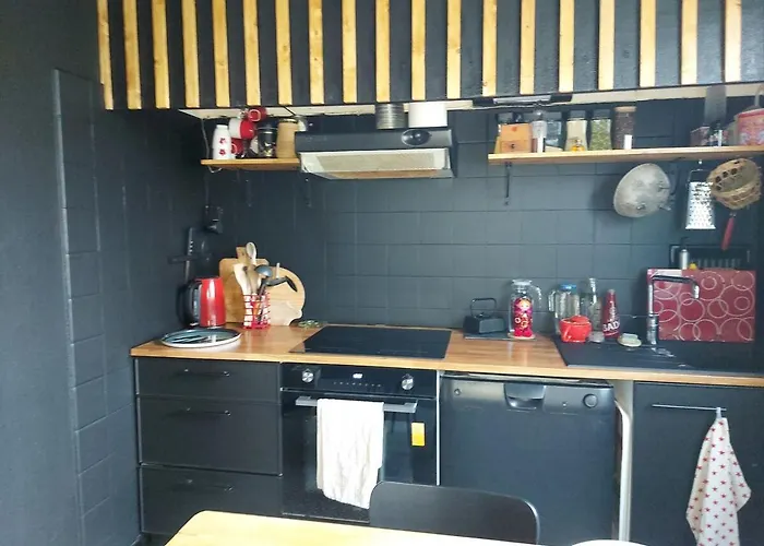 Dans Un écrin De Verdure