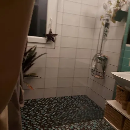 Dans Un Ecrin De Verdure *