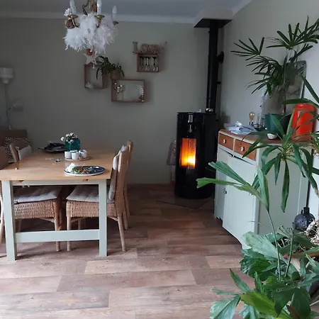 Dans Un Ecrin De Verdure