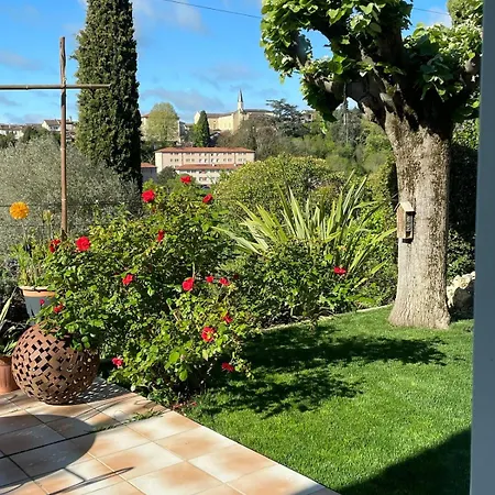 Nyaraló Dans Un Ecrin De Verdure