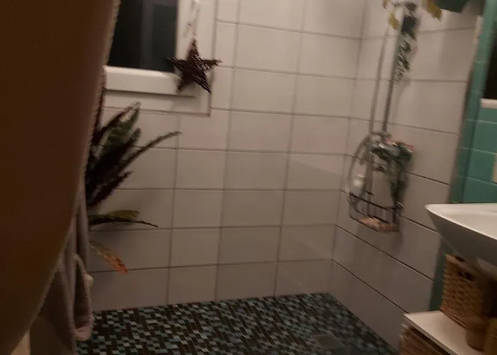 Dans Un Ecrin De Verdure *